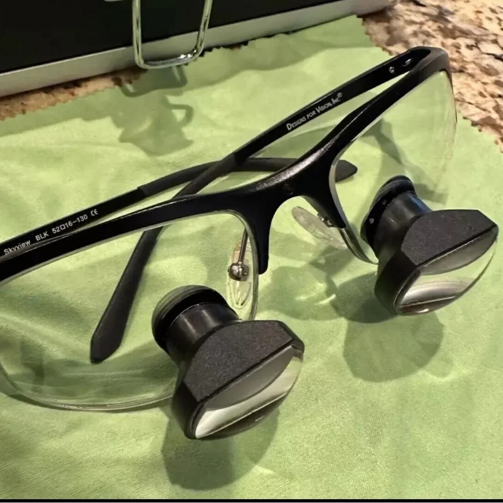 Black Wearable Glasses
